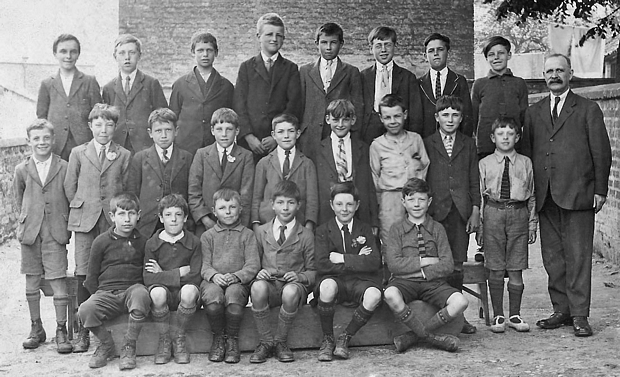 Village Archive Group - Colsterworth School 1923